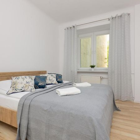 Bright Apartment Wola Near Metro Station By Noclegi Renters Warsaw Exterior photo