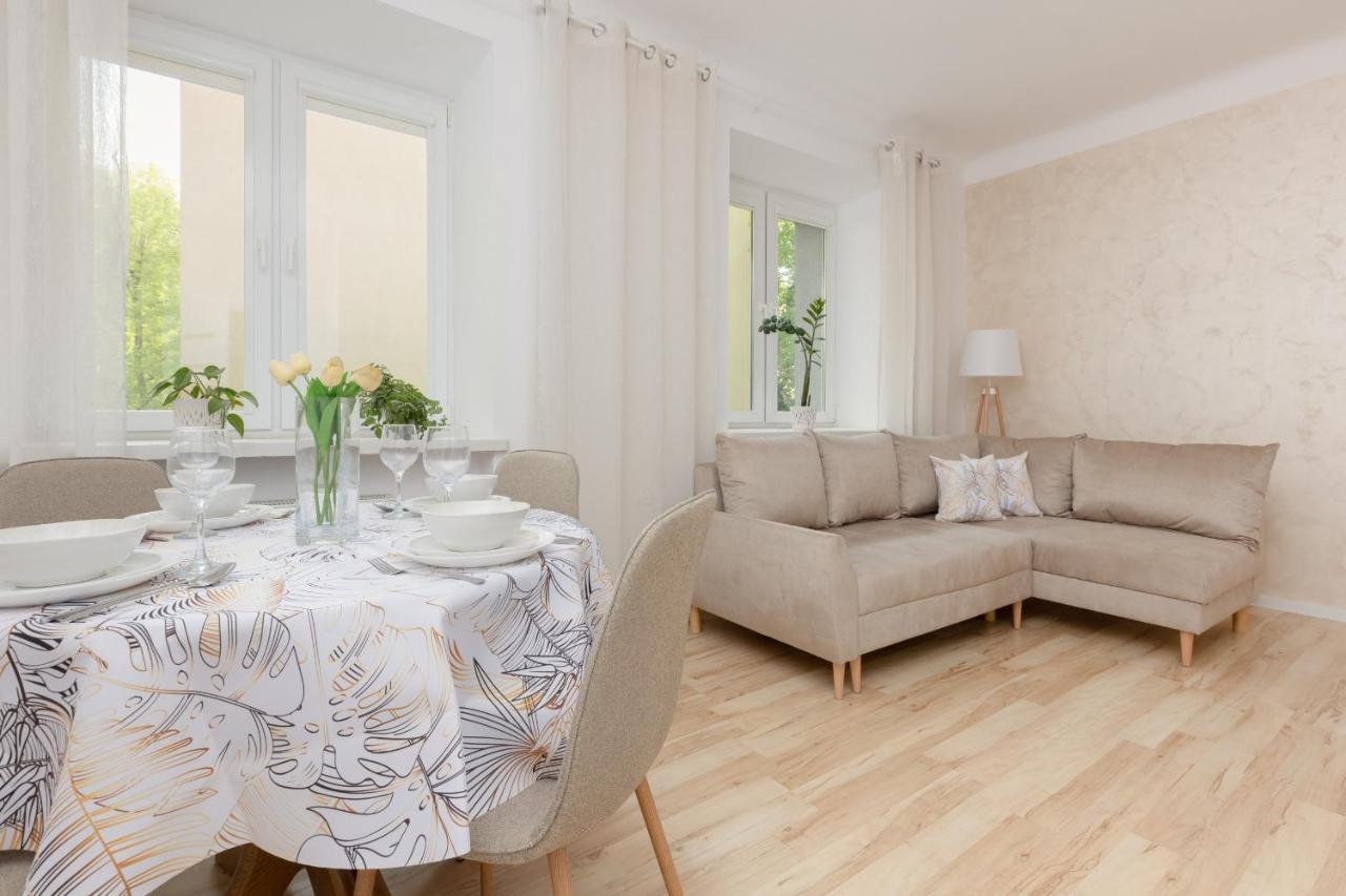 Bright Apartment Wola Near Metro Station By Noclegi Renters Warsaw Exterior photo