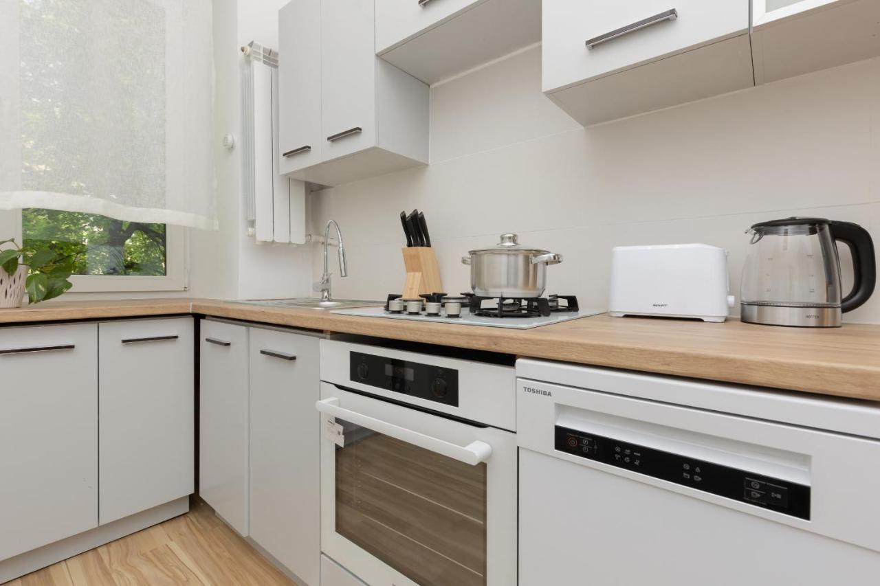 Bright Apartment Wola Near Metro Station By Noclegi Renters Warsaw Exterior photo