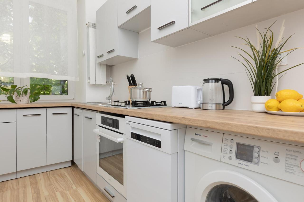 Bright Apartment Wola Near Metro Station By Noclegi Renters Warsaw Exterior photo